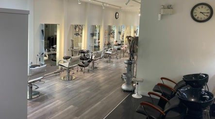 Luxor Hair Salon Ltd obrázek 3