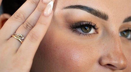 Close-up of an expertly shaped eyebrow at Blade to Brows | S&S Beauty House, Oakville, Ontario, CA.