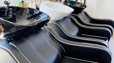 Evolve Hair & Nails & Beauty Studio зображення 2