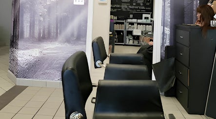 Image de Meadowvale Hair Salon Inc. 3