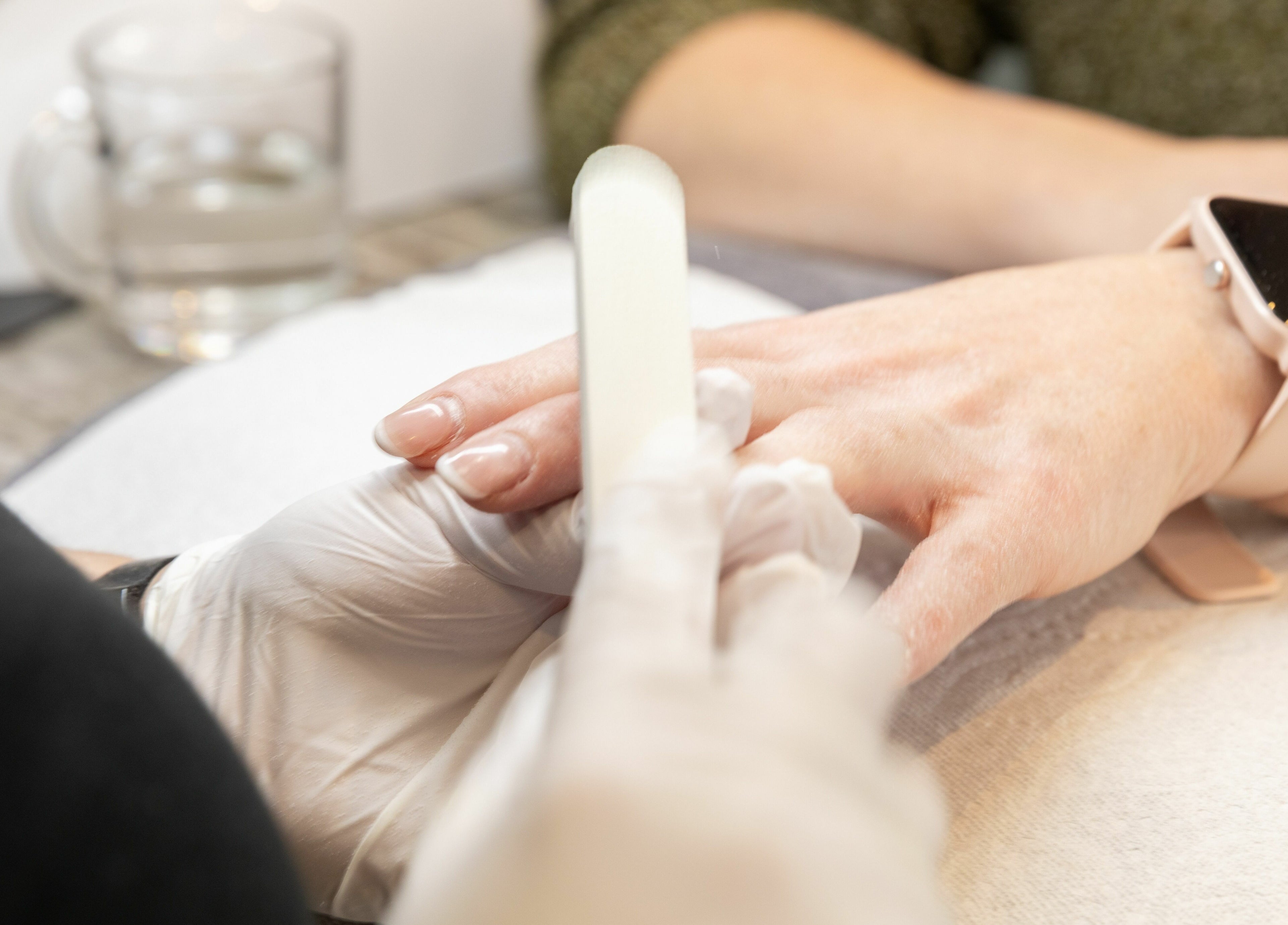 Soin manucure à CliniSpa Saint-Bruno, Saint-Bruno-de-Montarville, Québec, CA.