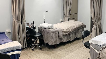 HDBROWSET Beauty Quarters