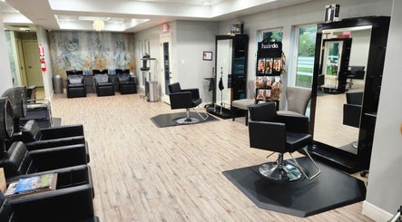 L'Shear Hair Salon imaginea 3