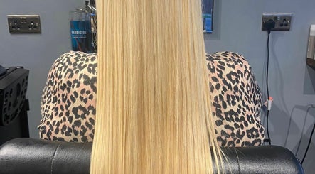 Aurora Hair Lounge image 2