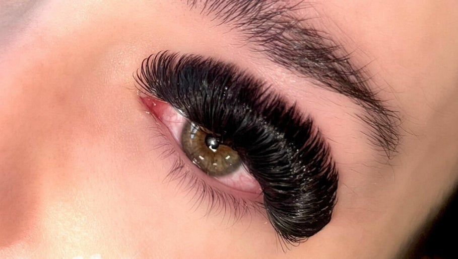 Lashes by Ellie (Edit Acadmey) afbeelding 1