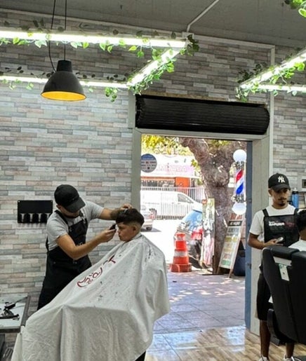 Big Cut Barbers slika 2