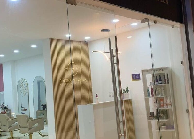 Vista de Edith Gonzalez MakeUp & Hair - Vidu, Guatemala, Guatemala, GT, mostrando un diseño interior elegante.