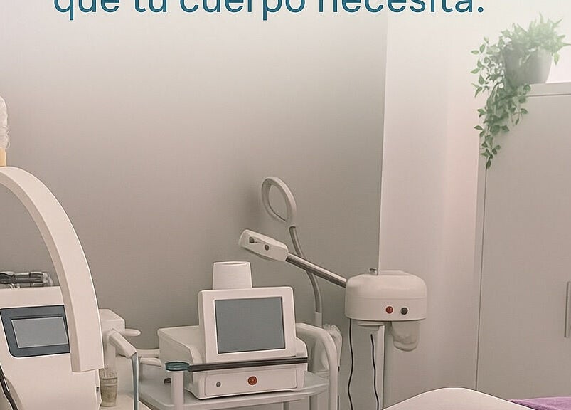 Equipos de spa en Cherry Room Spa, Toa Baja sábana seca, Toa Baja, PR, ofreciendo tratamientos de bienestar.