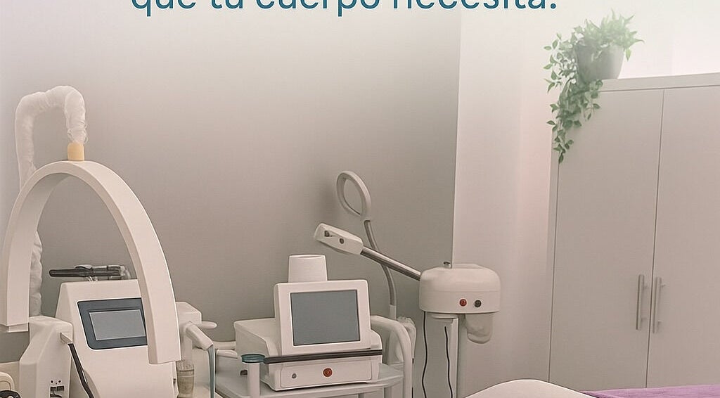 Equipos de spa en Cherry Room Spa, Toa Baja sábana seca, Toa Baja, PR, ofreciendo tratamientos de bienestar.