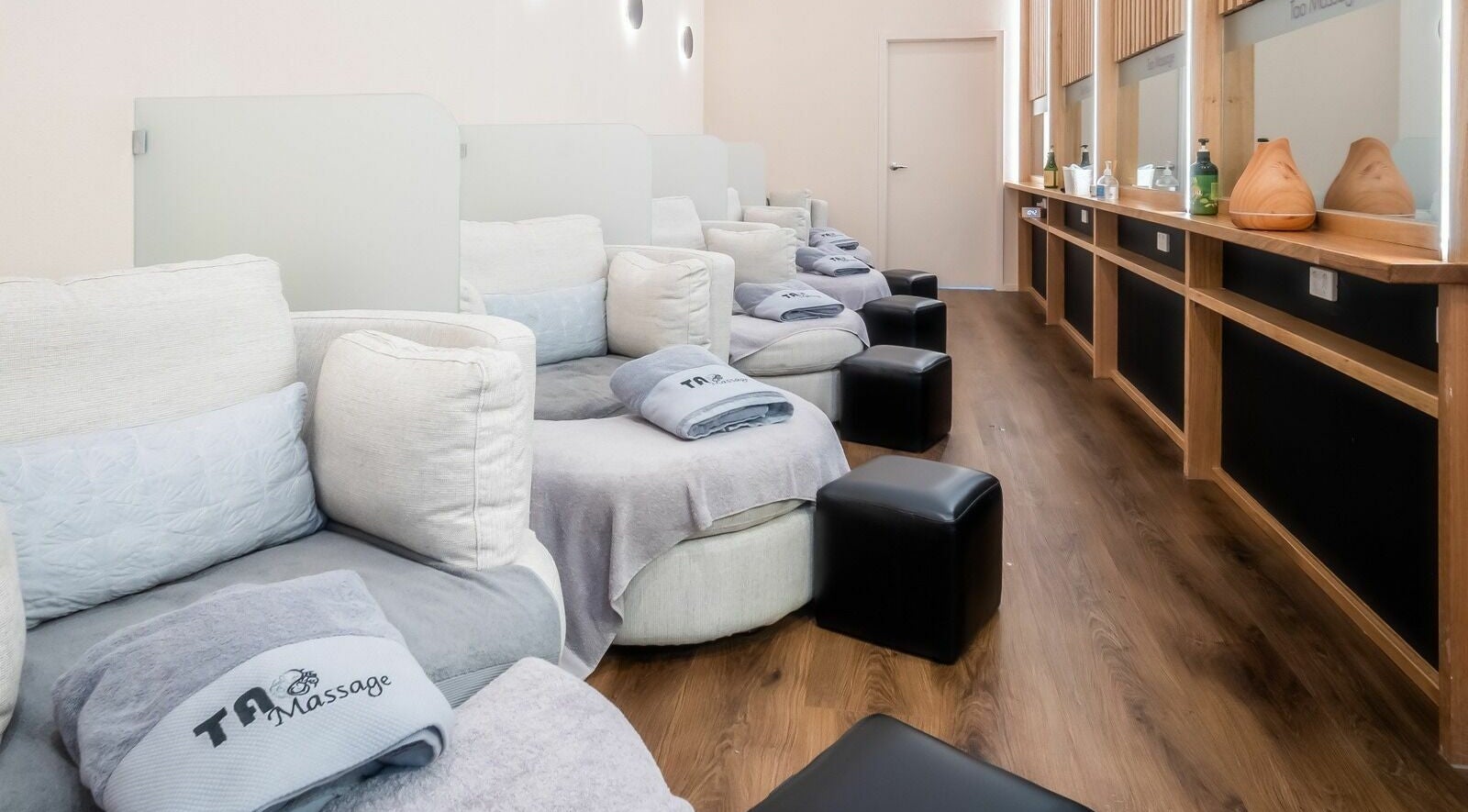 Comfortable massage chairs at Tao Massage Mountain High, Melbourne, Victoria, AU, offering serene relaxation.
