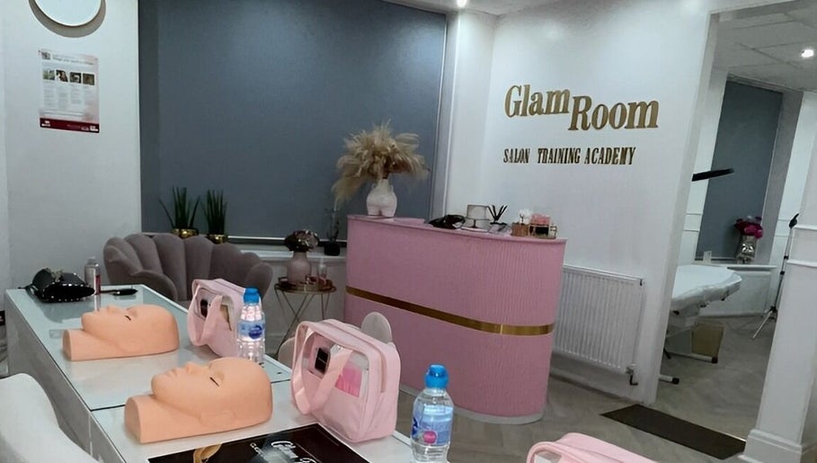 Glam Room image 1