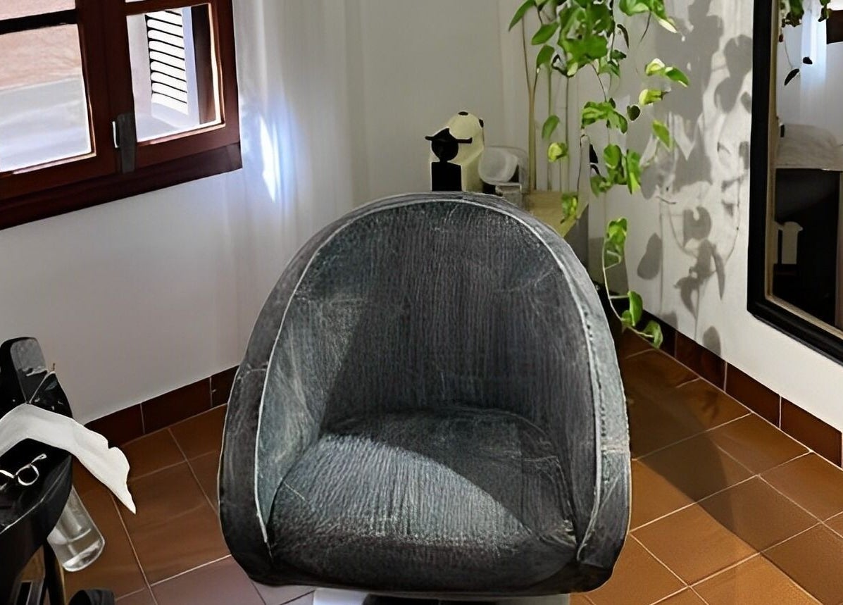 Barber chair and tools at Barberia Santanyi Man Escape in Santanyí, Illes Balears, ES.