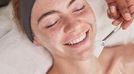 Customer enjoying a facial treatment at Pretty Smooth Beauty, Burham, England, GB.