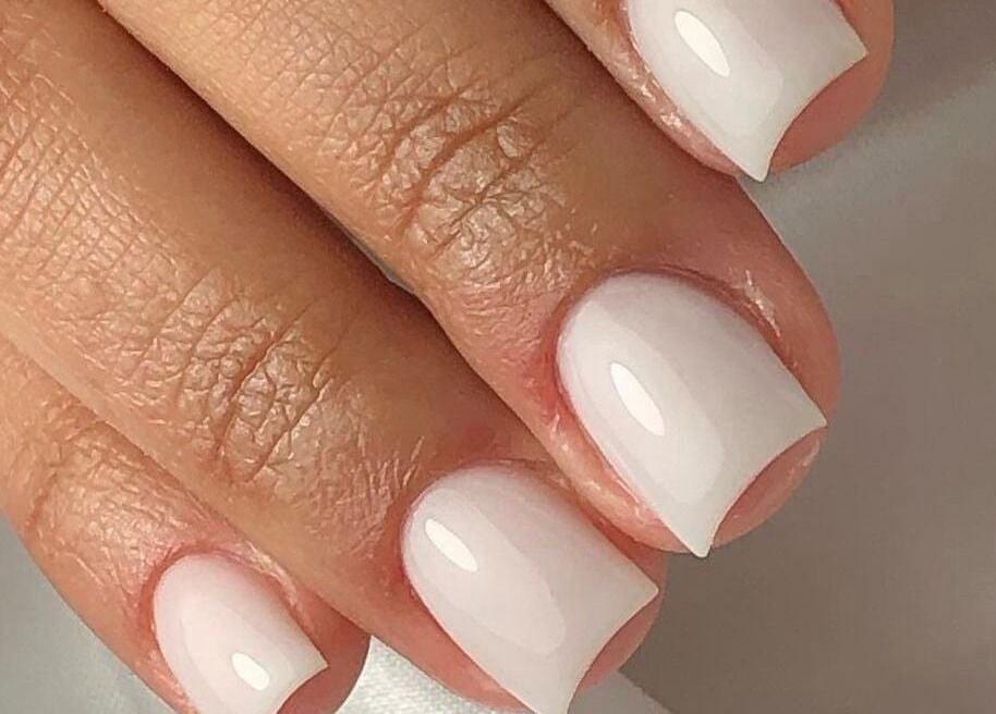 Manicura francesa en Jaz Nails Studio, Santo Domingo, Distrito Nacional, DO.