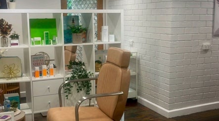 Skin Clarity Facial bar and Beauty salon imaginea 2