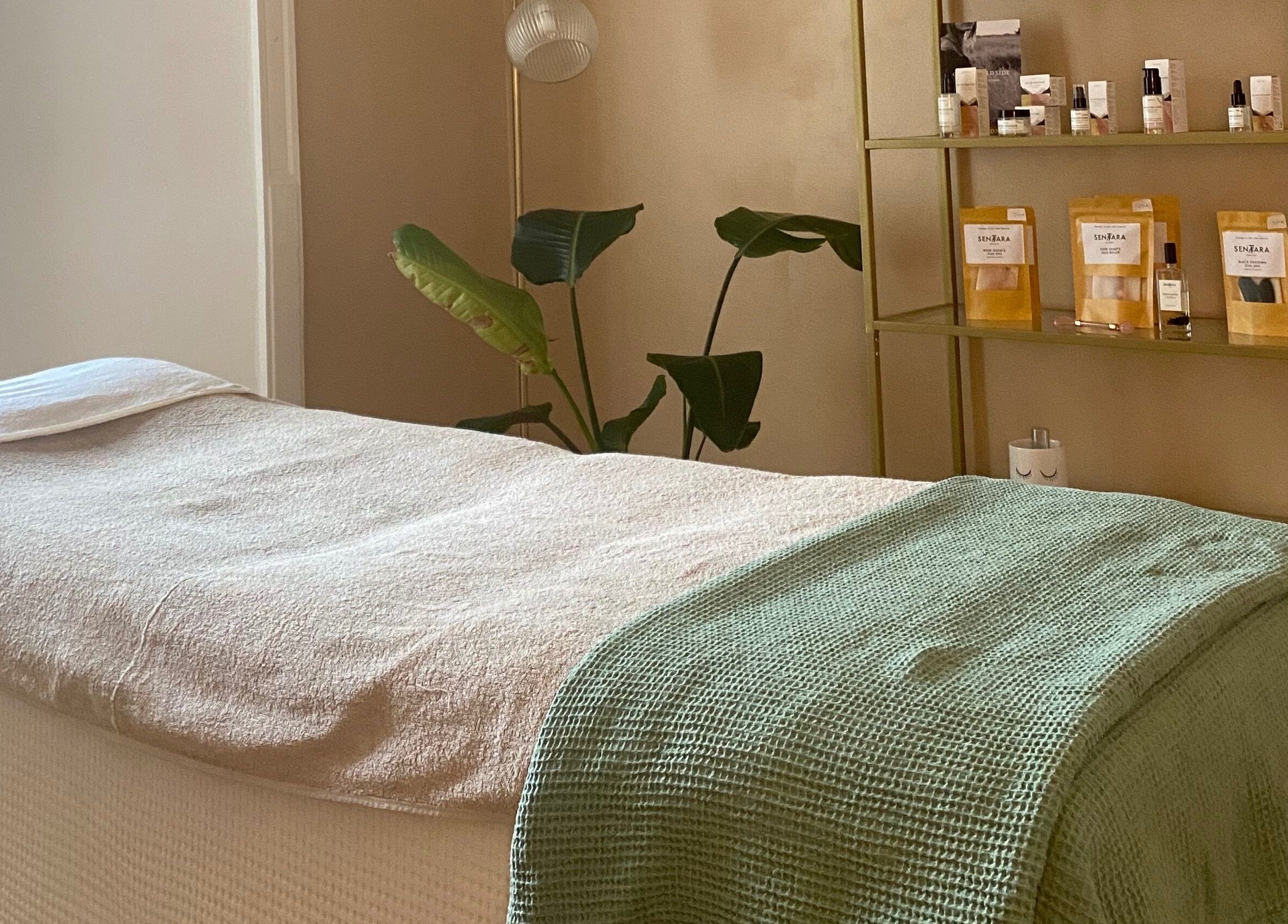Salle de massage chez Vague des Sens - Laura Osorio, Clermont-ferrand, Auvergne-rhône-alpes, FR.