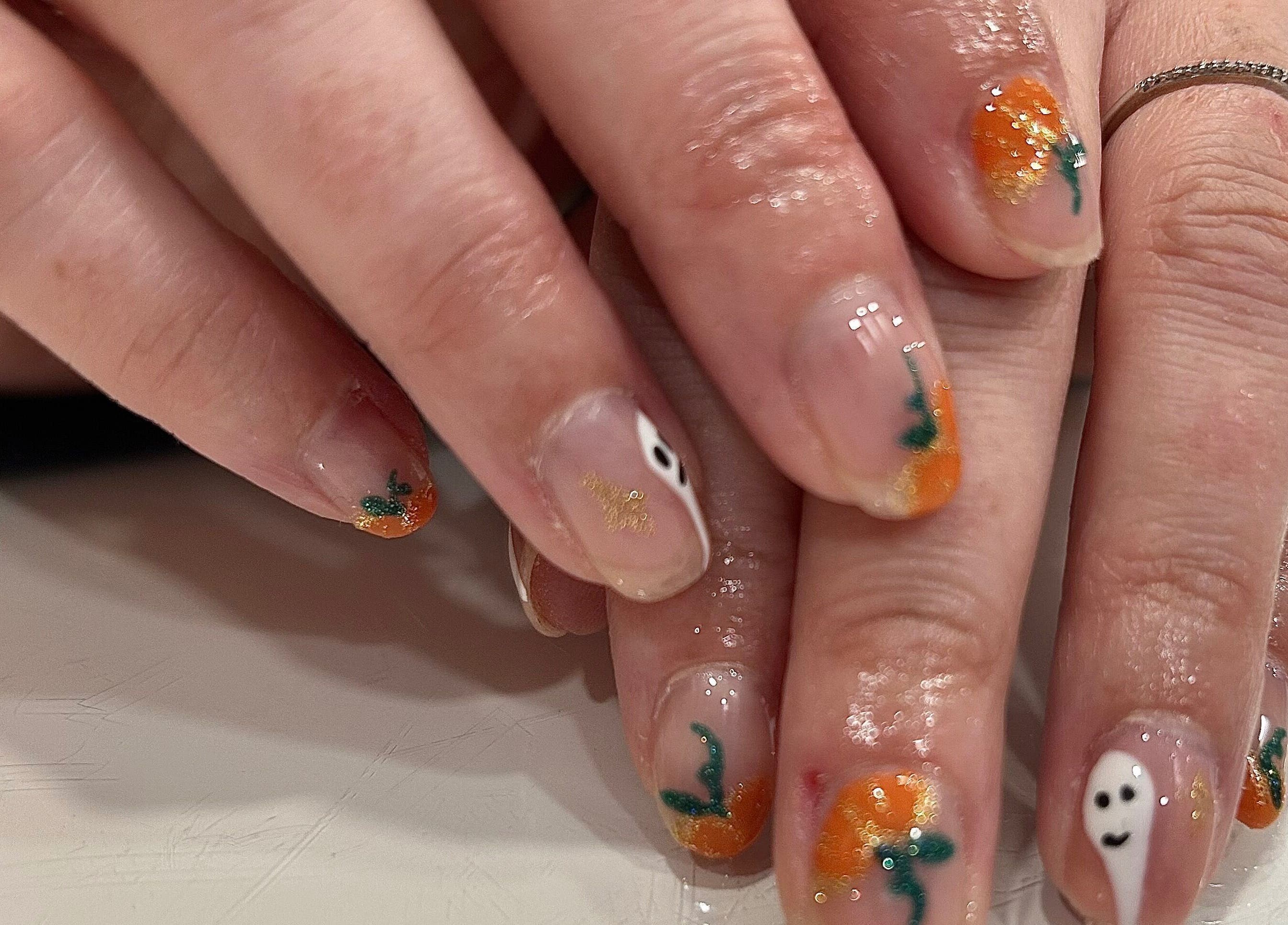 Halloween-themed nail art at Blue Moon Nails and Beauty, Hull, England, GB.