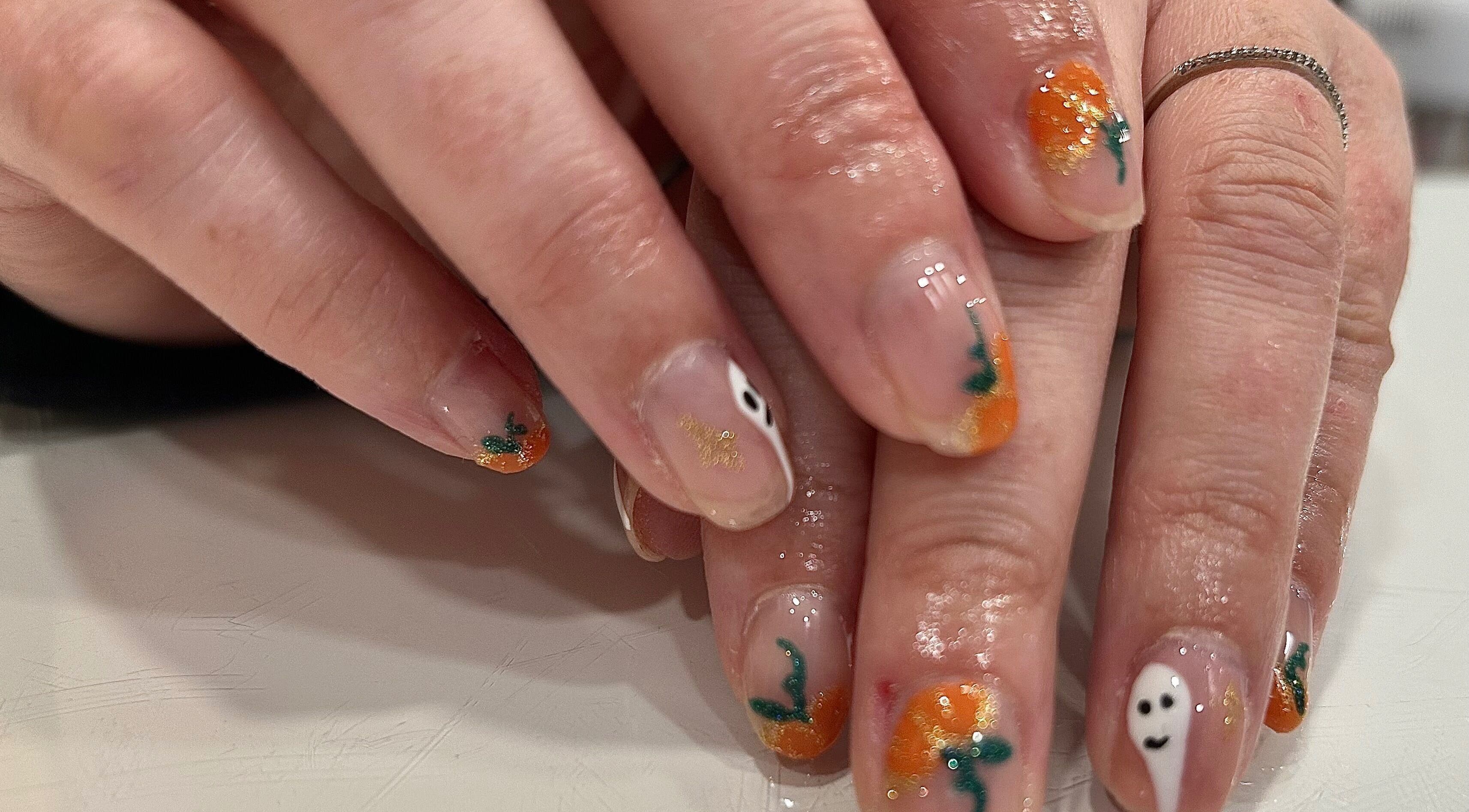 Halloween-themed nail art at Blue Moon Nails and Beauty, Hull, England, GB.