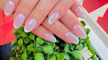 Linzy Nails And Spa