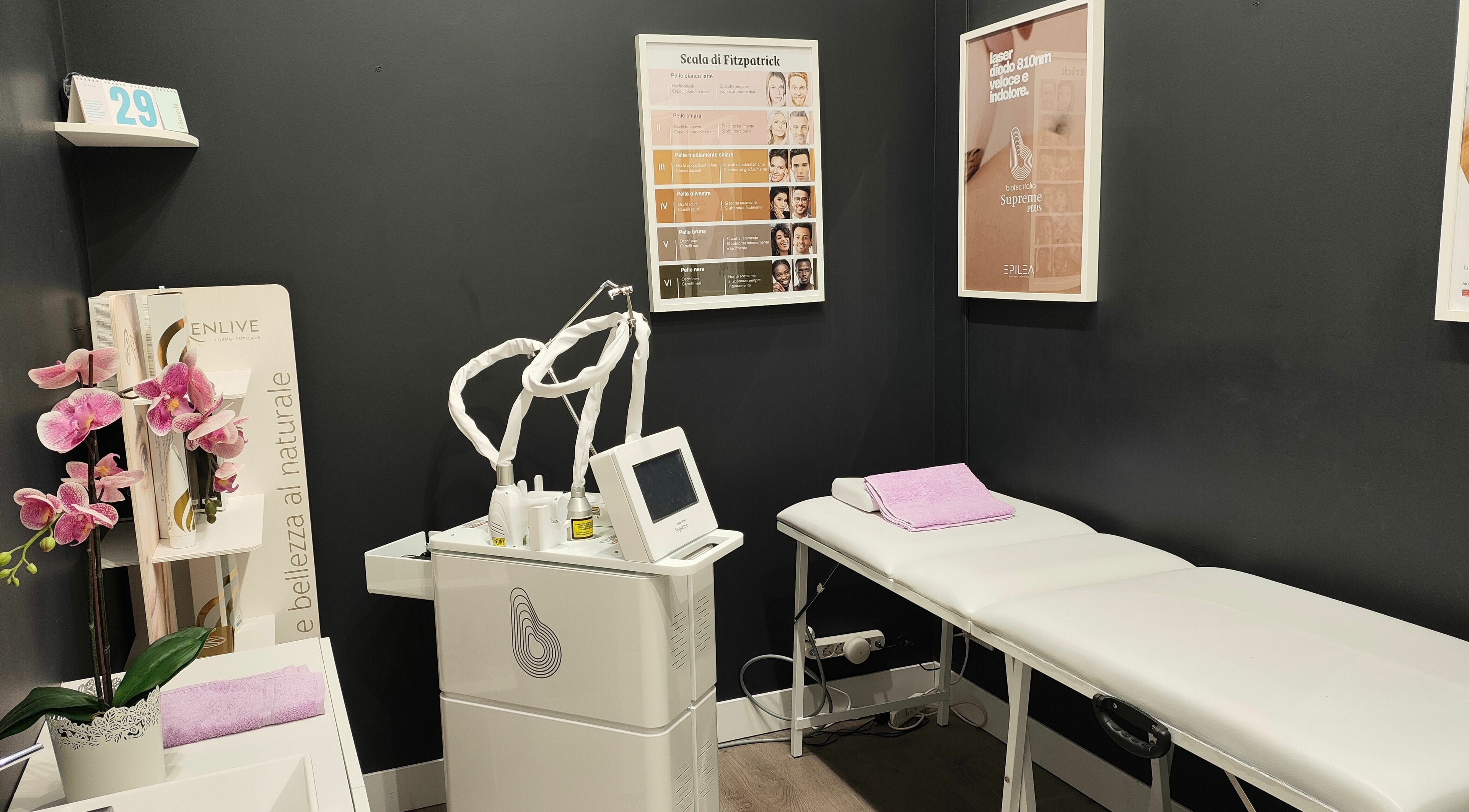 Stanza trattamenti moderna presso Epilea Milano, Milano, Lombardia, IT con attrezzatura avanzata.