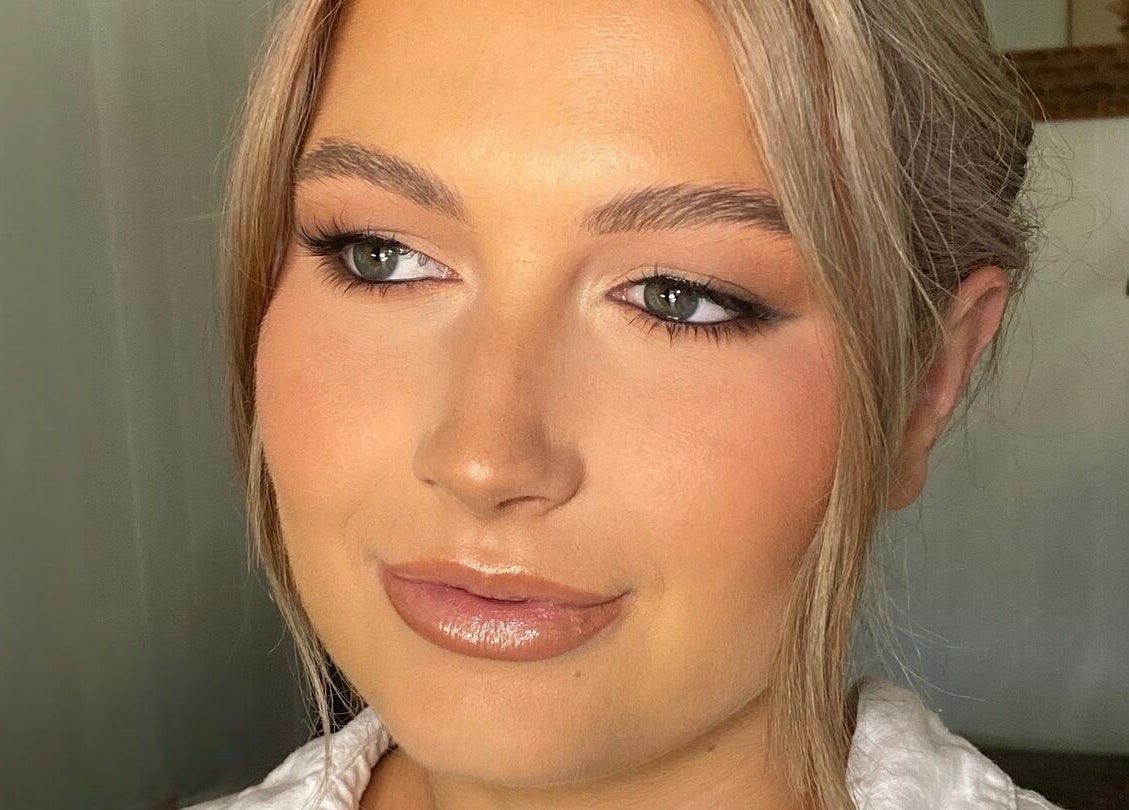 Natural elegant makeup at Shell Caroline Makeup, Brassall, Queensland, AU.