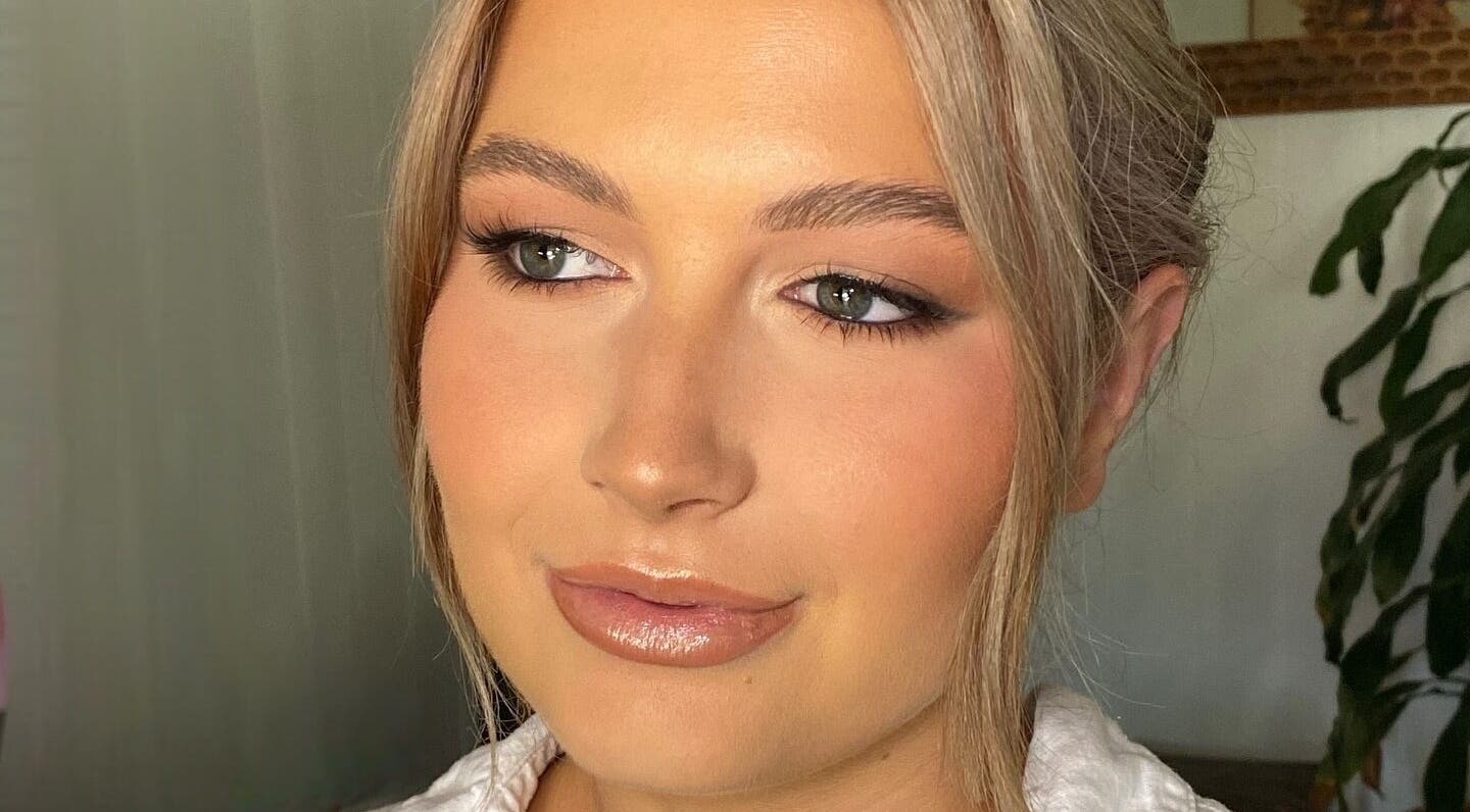 Natural elegant makeup at Shell Caroline Makeup, Brassall, Queensland, AU.