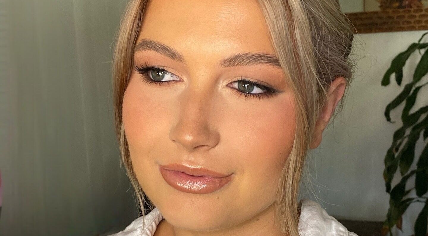 Natural elegant makeup at Shell Caroline Makeup, Brassall, Queensland, AU.