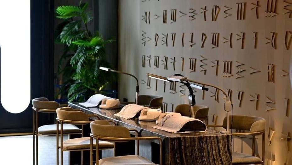 تصميم حديث لجلسات تجميل الأظافر في Eraa Nails | إيراء نيلز الطائف، At Taif, Makkah Province, SA.