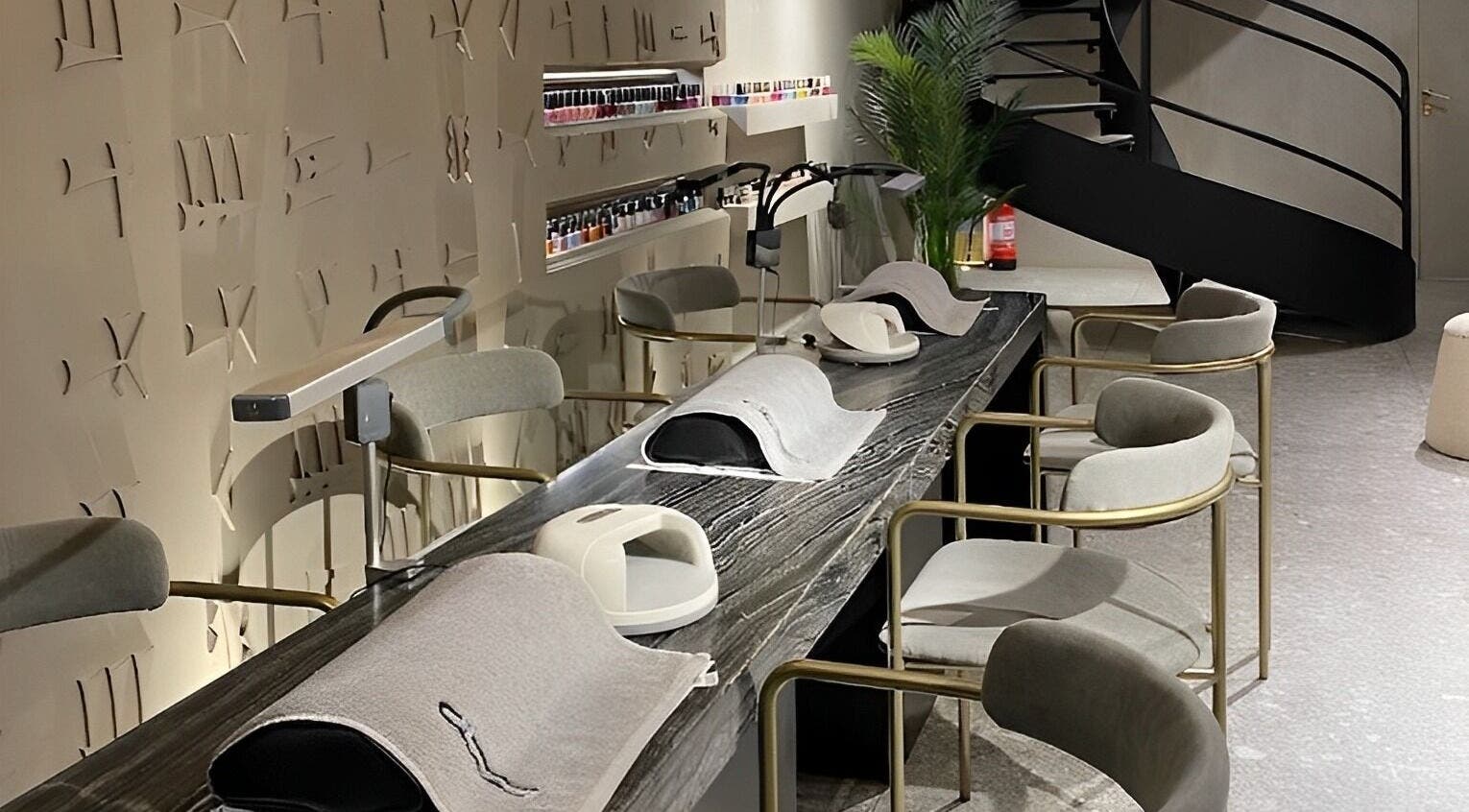 صورة لمكان جلوس فاخر في Eraa Nails | إيراء نيلز الطائف، الطائف، مقاطعة مكة، السعودية.