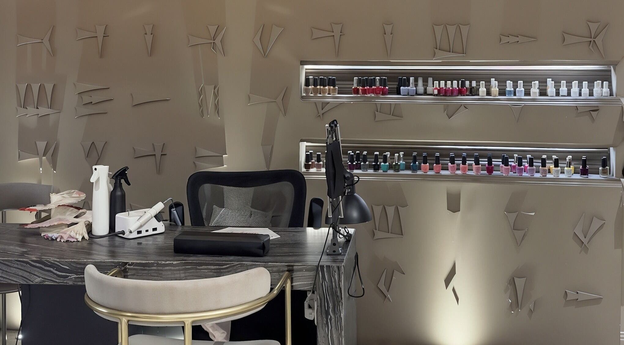 تصميم أنيق في Eraa Nails | إيراء نيلز الطائف في الطائف، منطقة مكة، السعودية.