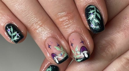 Basic Witch Nails afbeelding 2