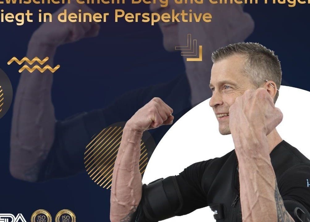 Mann in Trainingskleidung bei Pro Icon EMS (I-Motion Club), Wien, Wien, AT in positiver Pose.