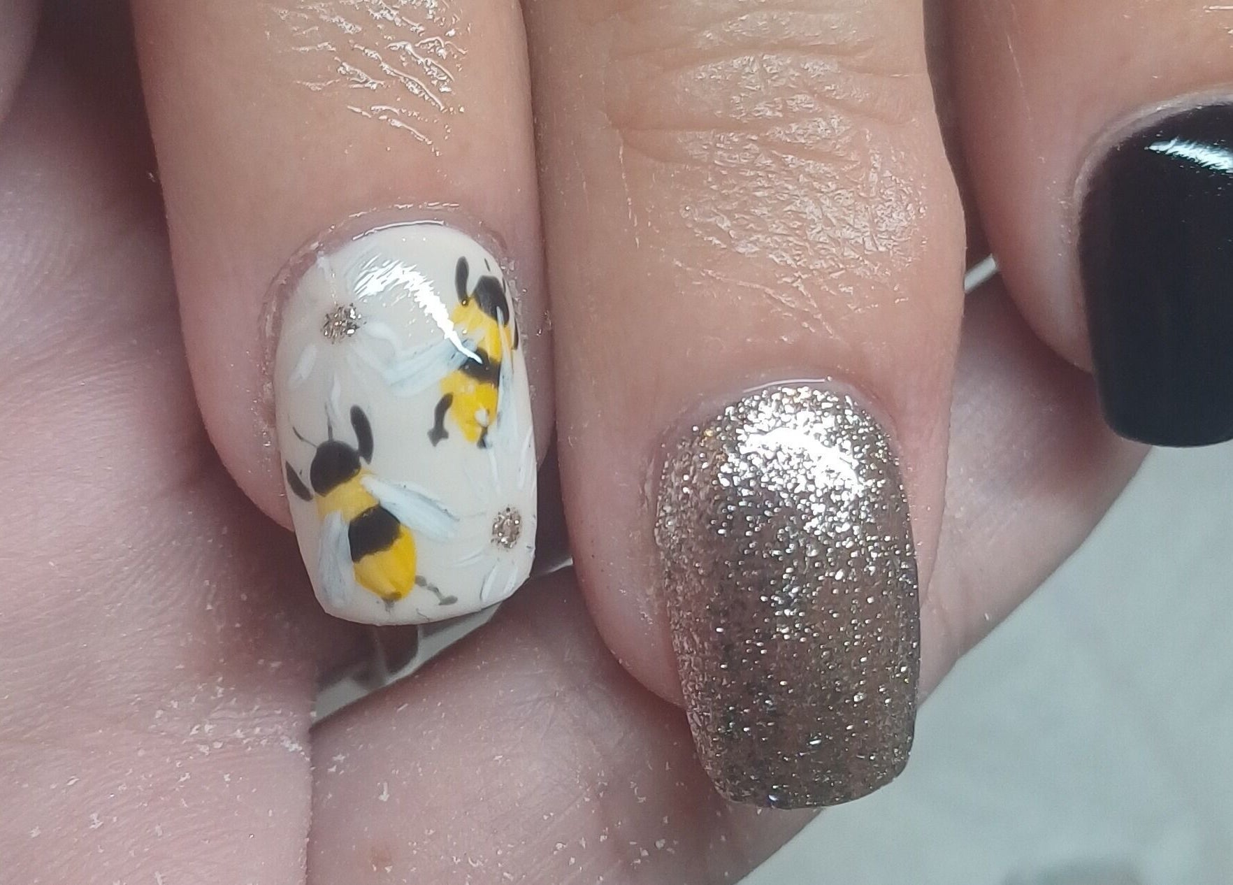 Beautiful bee-themed nail art with glitter at I CAN be nail bar, Kimberley, Northern Cape, ZA.