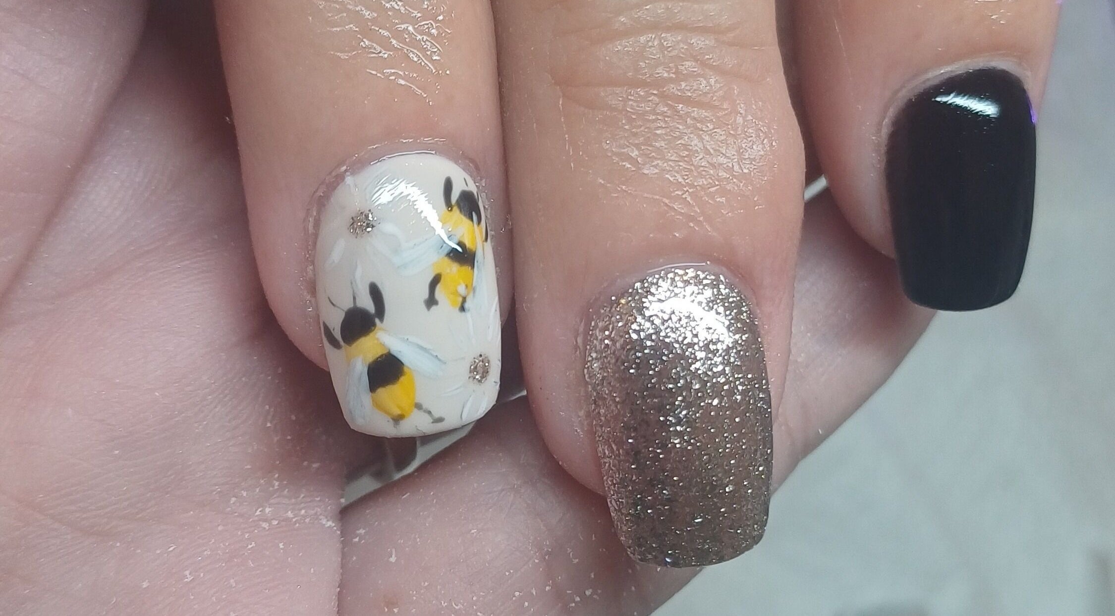 Beautiful bee-themed nail art with glitter at I CAN be nail bar, Kimberley, Northern Cape, ZA.