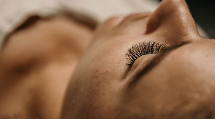 Beauty Inside N Out image 3
