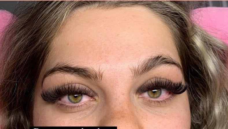 Lilys Lashes Co image 1