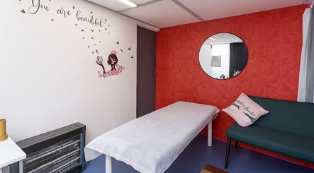 Cozy treatment room at Nifty Lash and Beauty, Hamilton, Waikato, NZ, with elegant decor and inviting ambience.