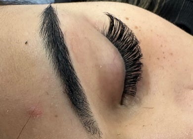 Eyelash extensions at Nifty Lash and Beauty, Hamilton, Waikato, NZ, enhancing natural beauty with precision.