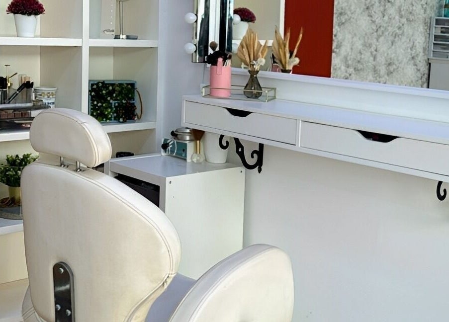 Espacio moderno de belleza en Mimate Studio, Alacuás, Comunidad Valenciana, ES, ideal para tratamientos faciales.