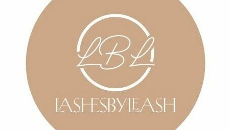 Lashes by Leash – obraz 1