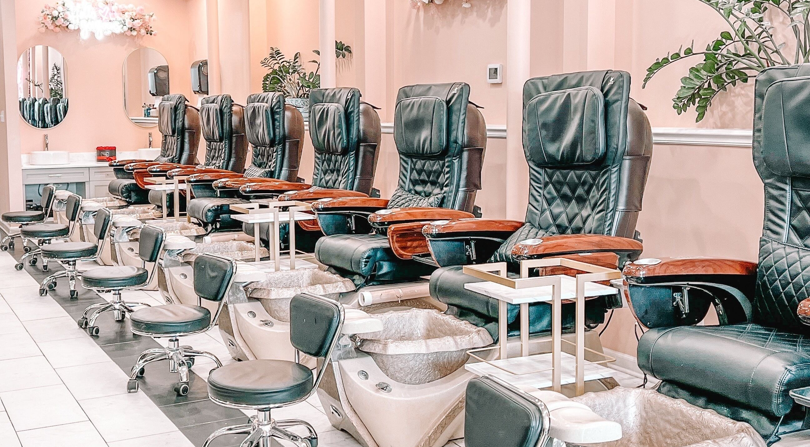 Relaxing pedicure chairs at Glam Nails And Spa, Bowling Green, Kentucky, US for ultimate comfort and style.