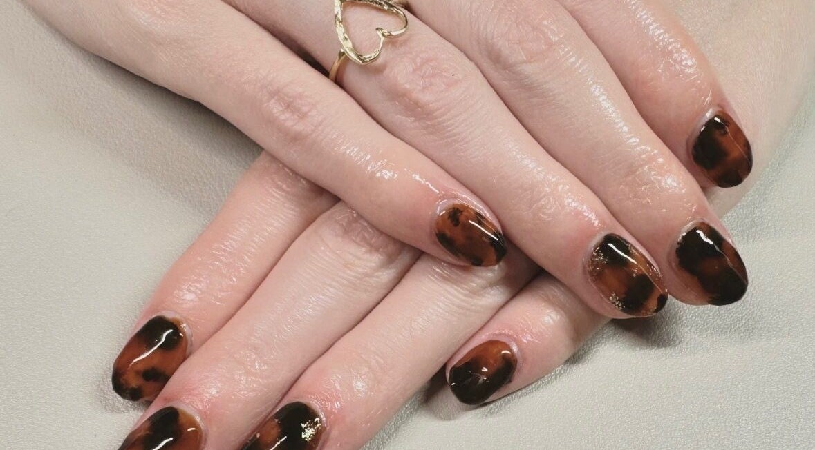 Elegant tortoise shell nail design at CK Nails by Cheryl in Kirkwall, Scotland, GB.