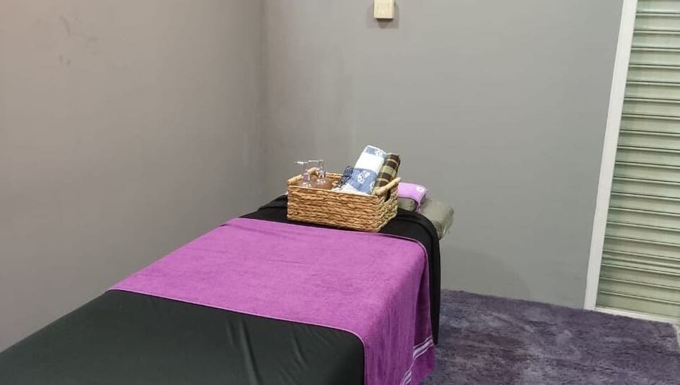 Relaxing massage room at Khawla Medispa (Mama Wellness) in Simpang Ampat, Pulau Pinang, MY, with cozy decor.