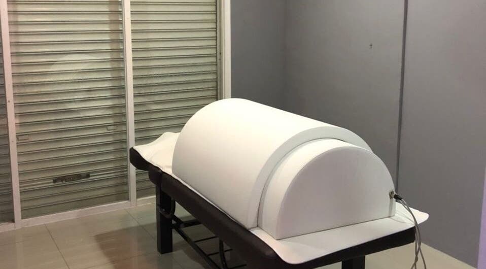 Advanced spa capsule at Khawla Medispa (Mama Wellness), Simpang Ampat, Pulau Pinang, MY for rejuvenation.