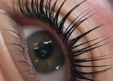 Close-up of eye with enhanced lashes at Zahli Brows, Palmview, Queensland, AU.