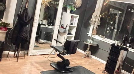 VIDA Salon image 2
