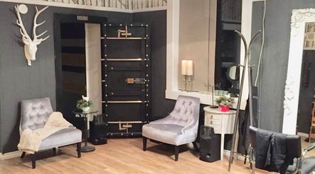 VIDA Salon image 3