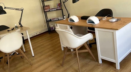 Weilla Studio Nails