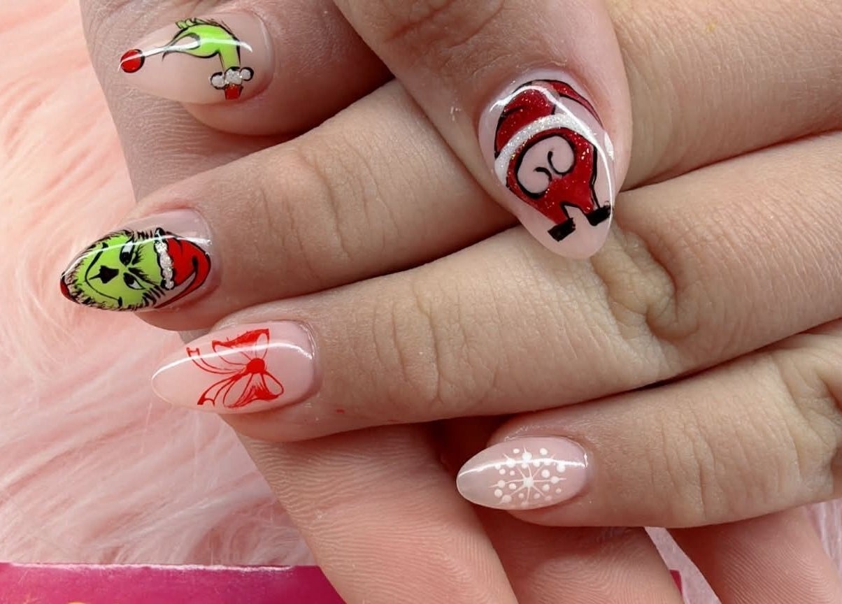 Festive nail art design at Sherwood Nails and Spa in Sherwood Park, Alberta, CA.