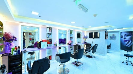 Blanche Beauty Saloon and Henna image 2